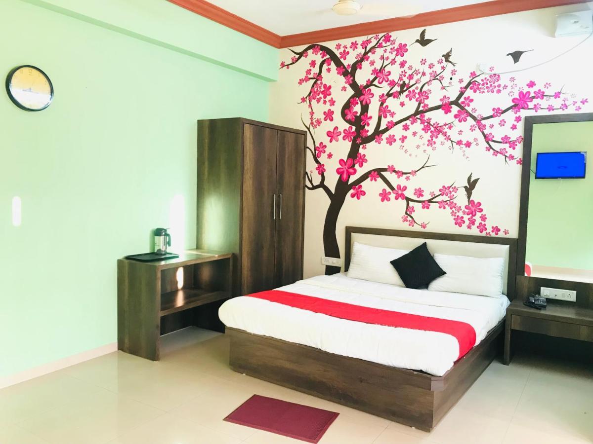 Staymaker Prakash International Gonikoppal Esterno foto