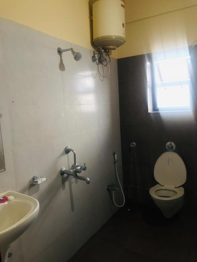 Staymaker Prakash International Gonikoppal Esterno foto