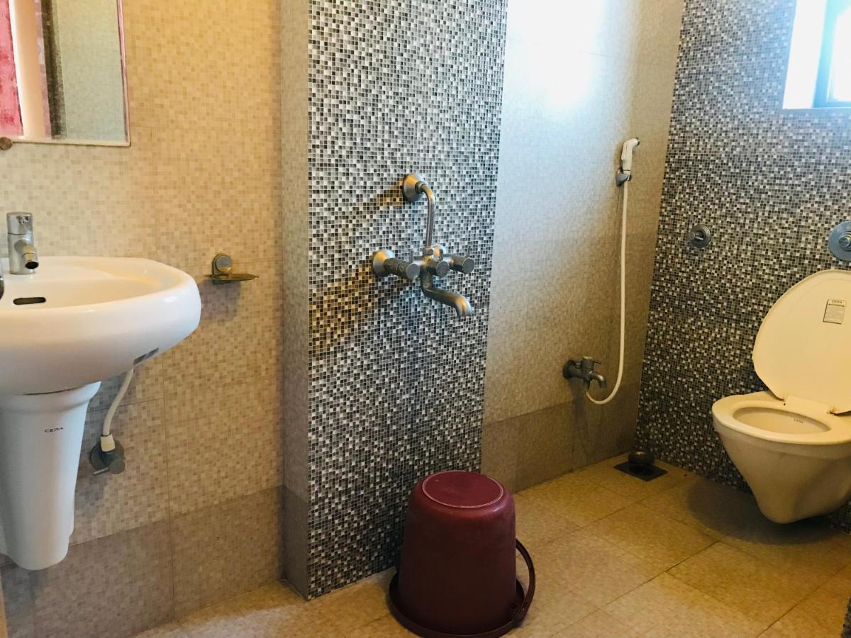 Staymaker Prakash International Gonikoppal Esterno foto