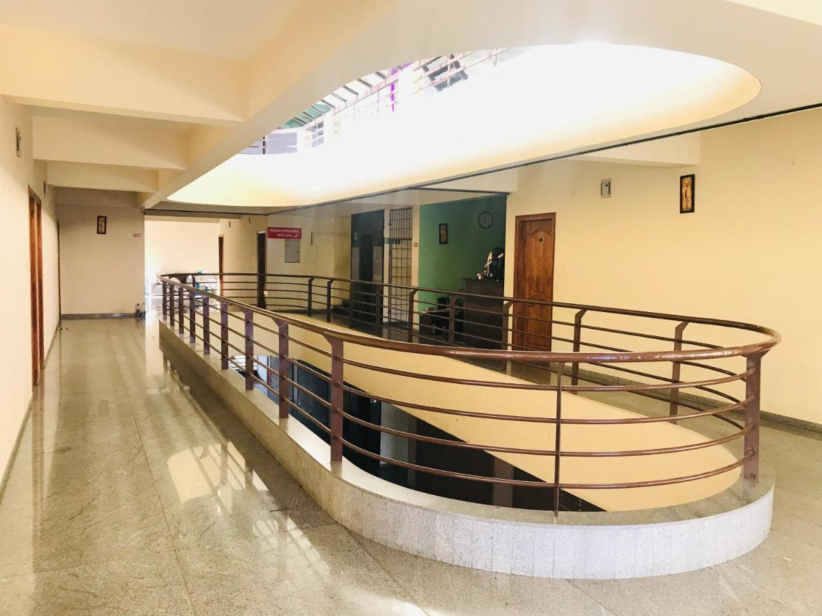 Staymaker Prakash International Gonikoppal Esterno foto